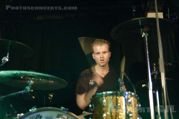 WEAK - 2005-06-16 - PARIS - Batofar - 
